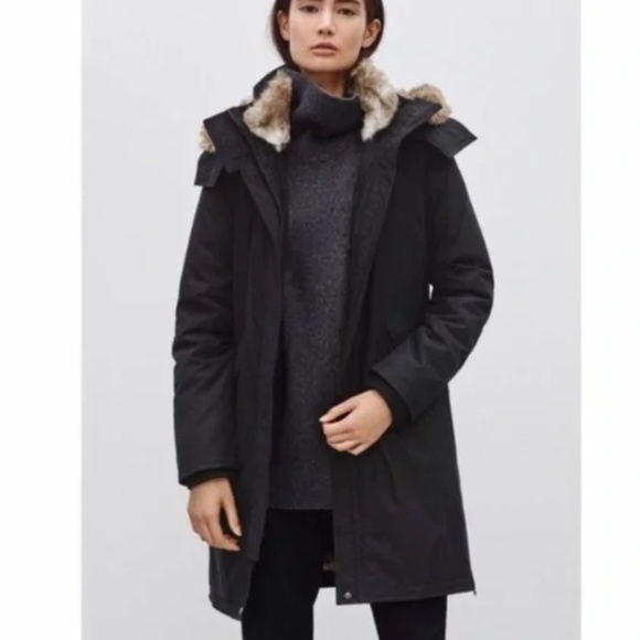 Aritzia Jackets & Blazers - Aritzia Babaton Oskar Parka Black